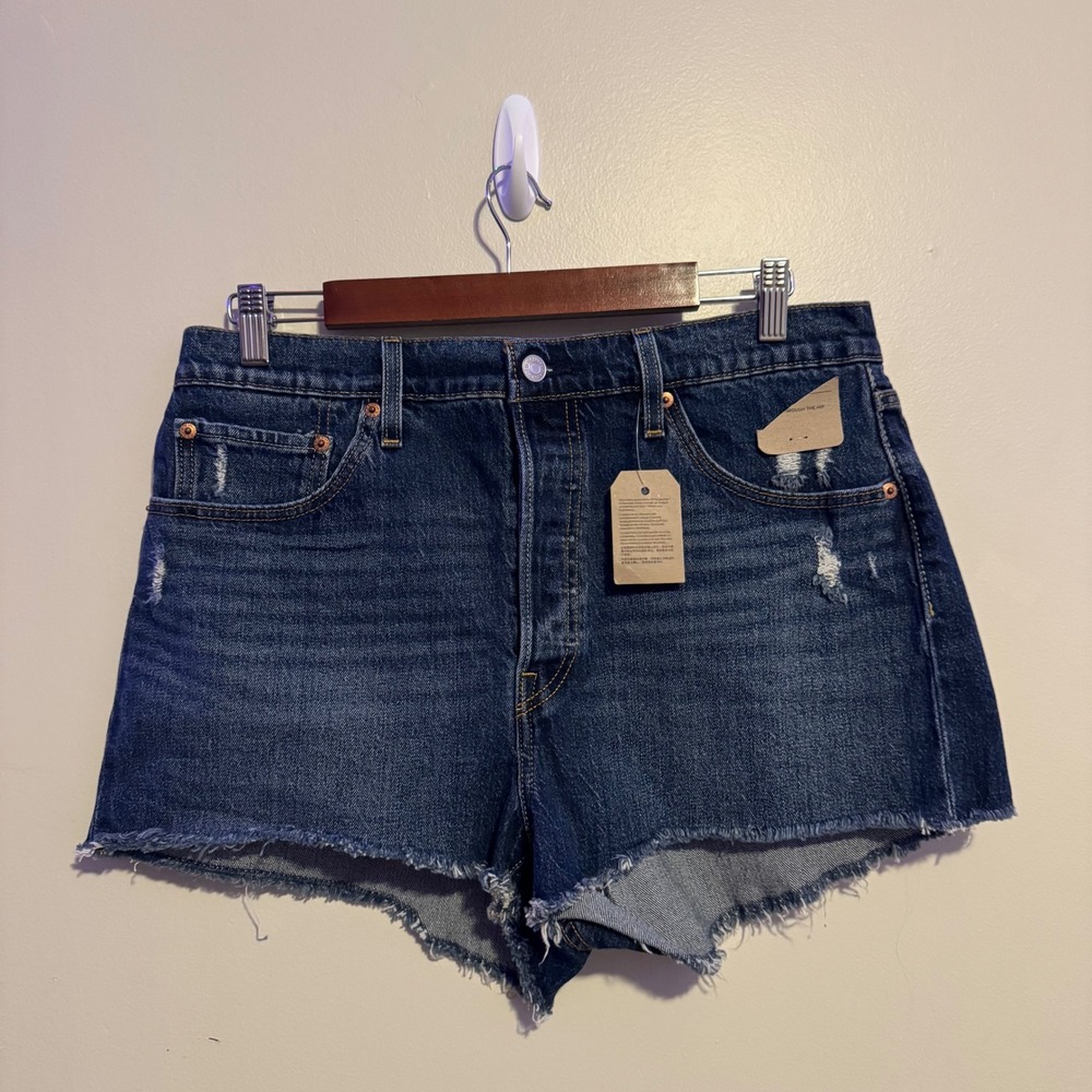 NWT Levi Strauss Women's 501 Original Shorts Denim Blue Distressed 33 Iconic